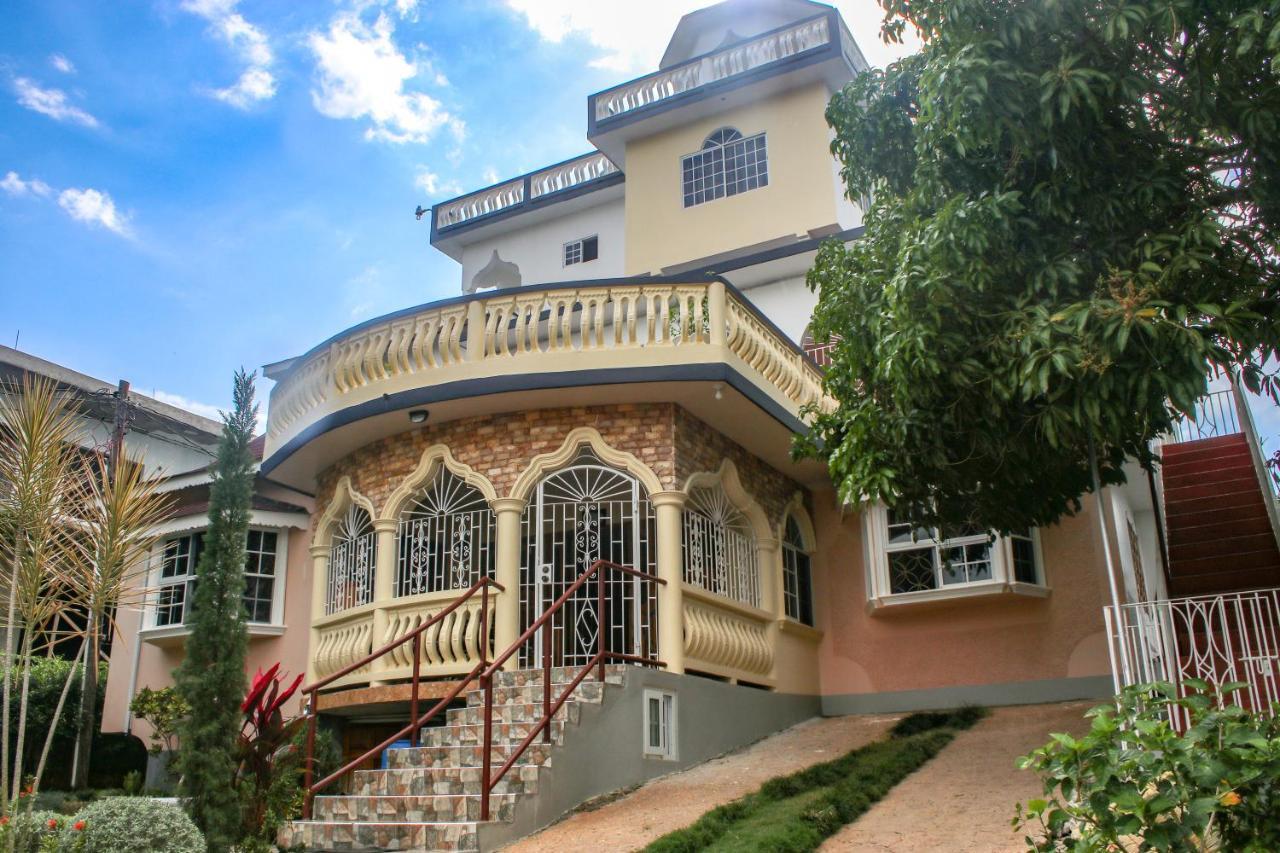 Van Villa Guesthouse Negril Exterior foto